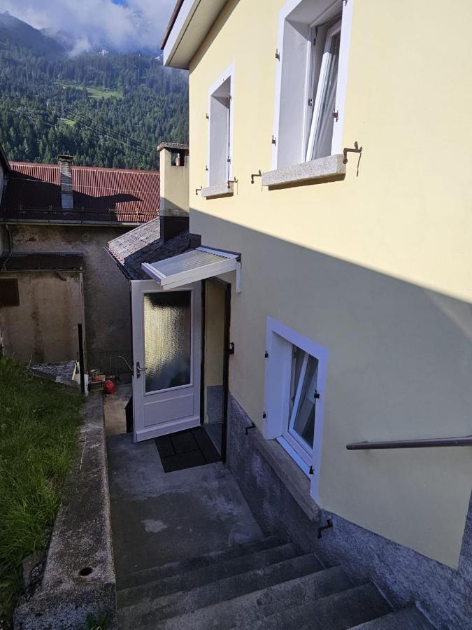 Апартаменты Airolo With Private Parking Экстерьер фото
